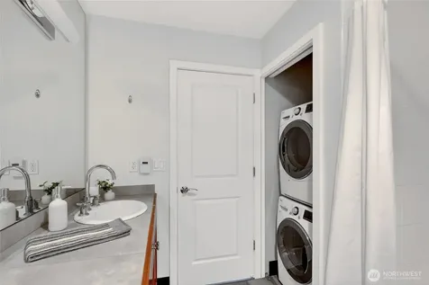 321 E Thomas Street Seattle WA 98102