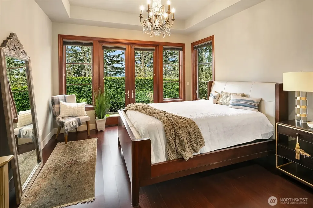1018 E Lake Sammamish Parkway SE Sammamish WA 98075