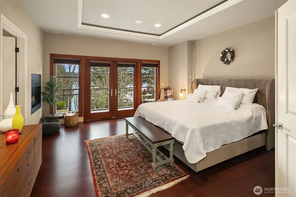 1018 E Lake Sammamish Parkway SE Sammamish WA 98075