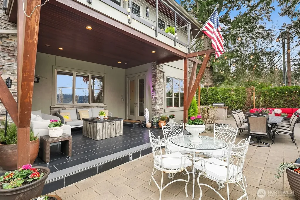 1018 E Lake Sammamish Parkway SE Sammamish WA 98075