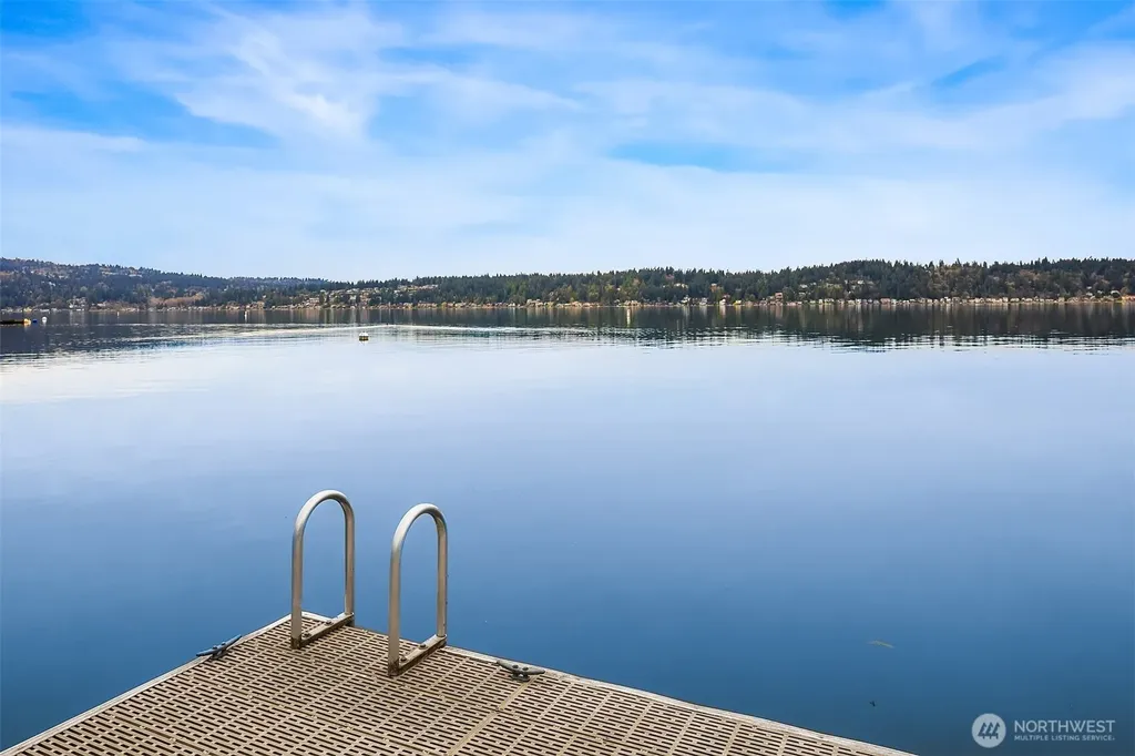 1018 E Lake Sammamish Parkway SE Sammamish WA 98075