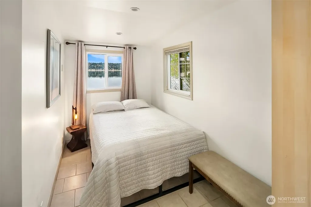 1018 E Lake Sammamish Parkway SE Sammamish WA 98075