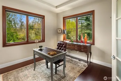 1018 E Lake Sammamish Parkway SE Sammamish WA 98075