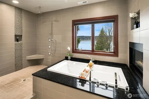 1018 E Lake Sammamish Parkway SE Sammamish WA 98075
