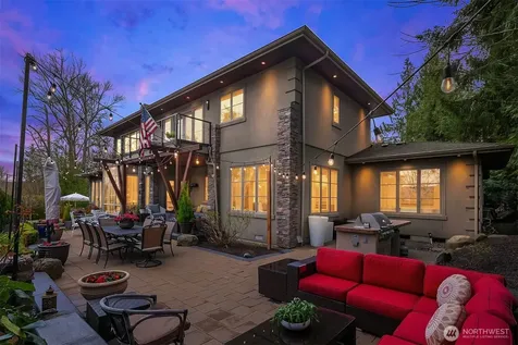 1018 E Lake Sammamish Parkway SE Sammamish WA 98075