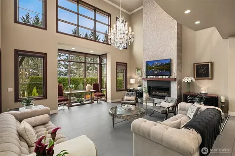 1018 E Lake Sammamish Parkway SE Sammamish WA 98075