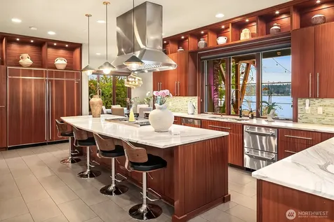 1018 E Lake Sammamish Parkway SE Sammamish WA 98075