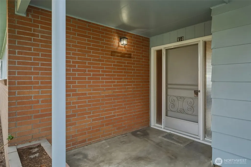 950 SE 12th Street College Place WA 99324