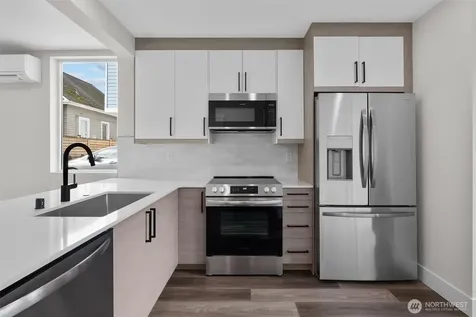 503 NE 42nd Street Seattle WA 98105