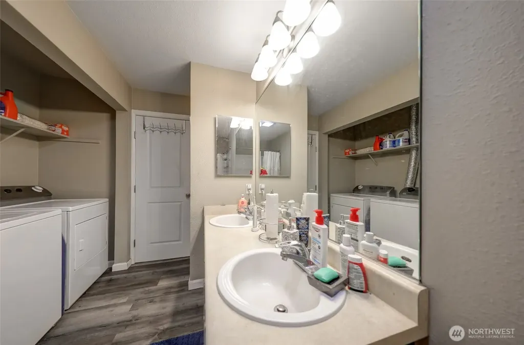 31500 33rd Place SW Federal Way WA 98023