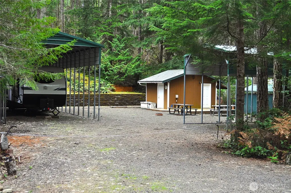 210 N Dow Creek Drive Hoodsport WA 98548