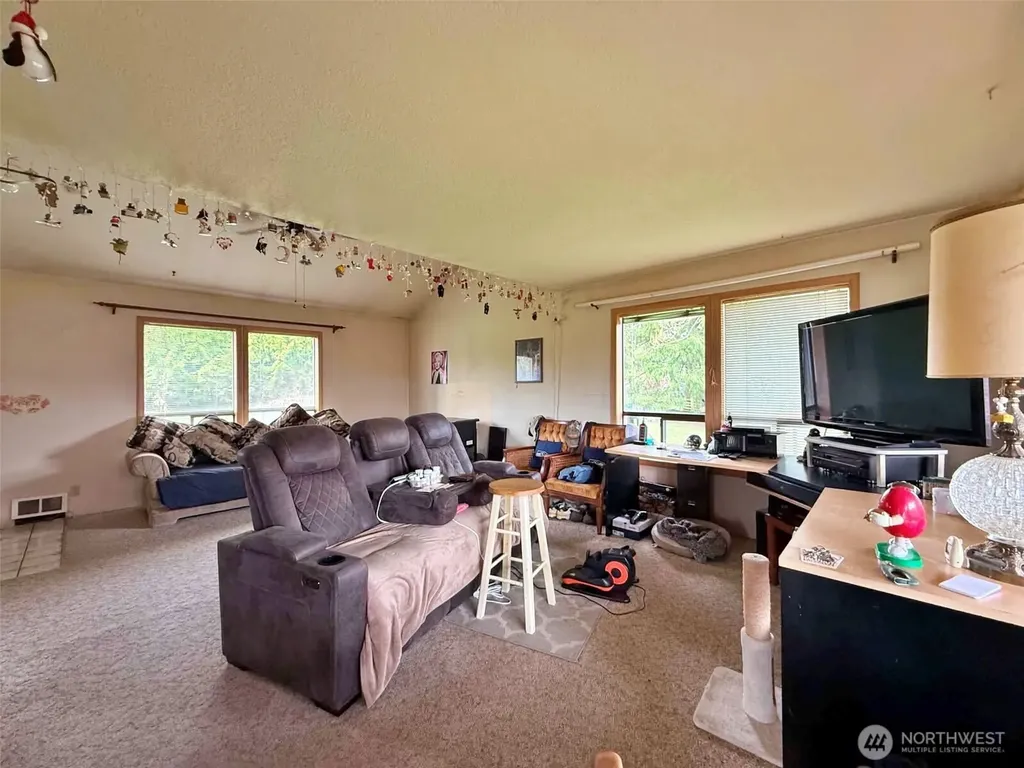 141 Filbert Road Silver Creek WA 98585