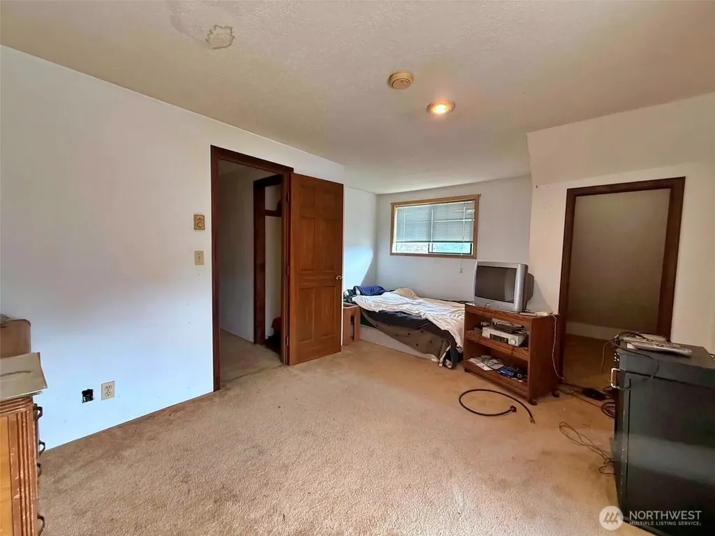 141 Filbert Road Silver Creek WA 98585