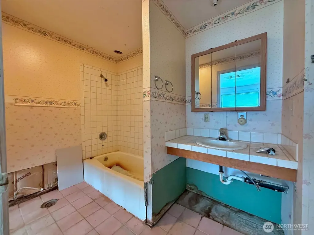 141 Filbert Road Silver Creek WA 98585