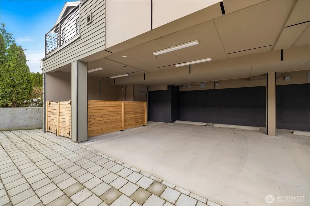 6538 Latona Avenue NE Seattle WA 98115