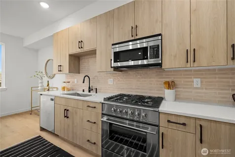 6538 Latona Avenue NE Seattle WA 98115