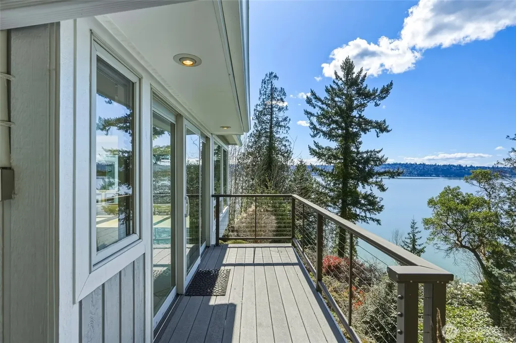8449 W Mercer Way Mercer Island WA 98040