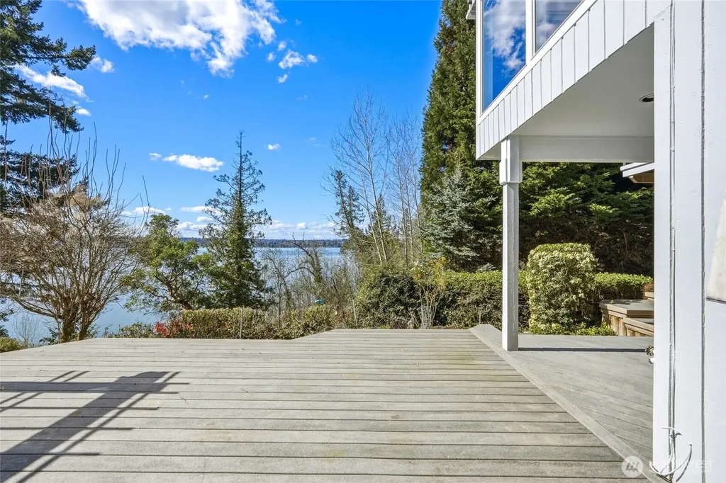 8449 W Mercer Way Mercer Island WA 98040