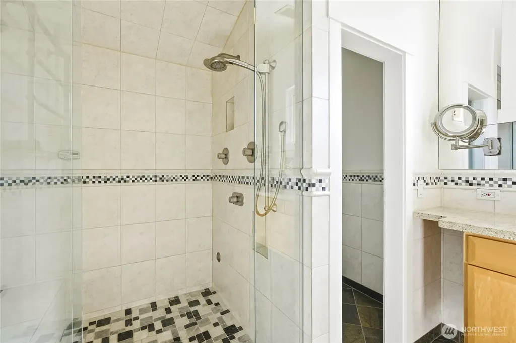8449 W Mercer Way Mercer Island WA 98040