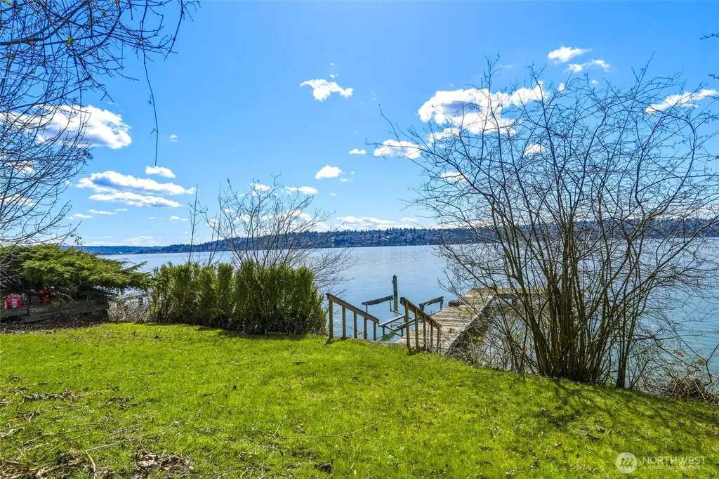 8449 W Mercer Way Mercer Island WA 98040