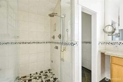 8449 W Mercer Way Mercer Island WA 98040
