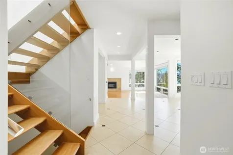 8449 W Mercer Way Mercer Island WA 98040