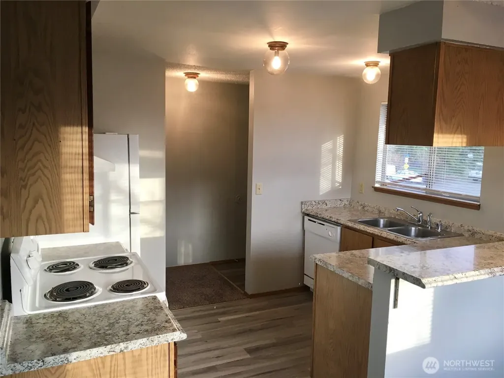 915 30th Street NE Auburn WA 98002