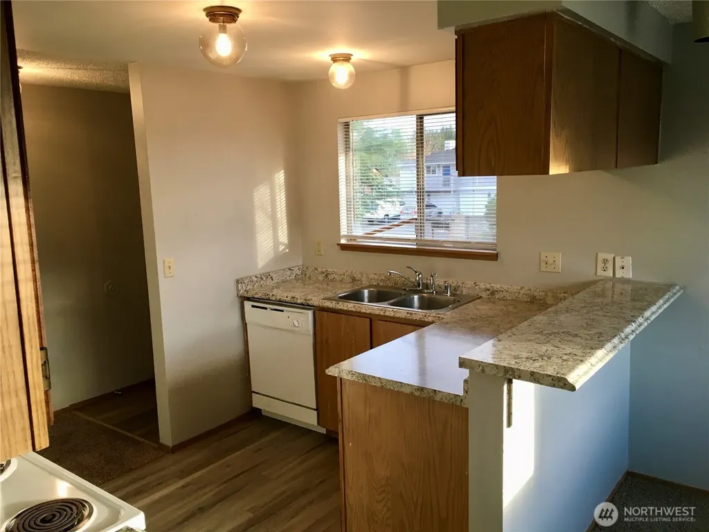 915 30th Street NE Auburn WA 98002