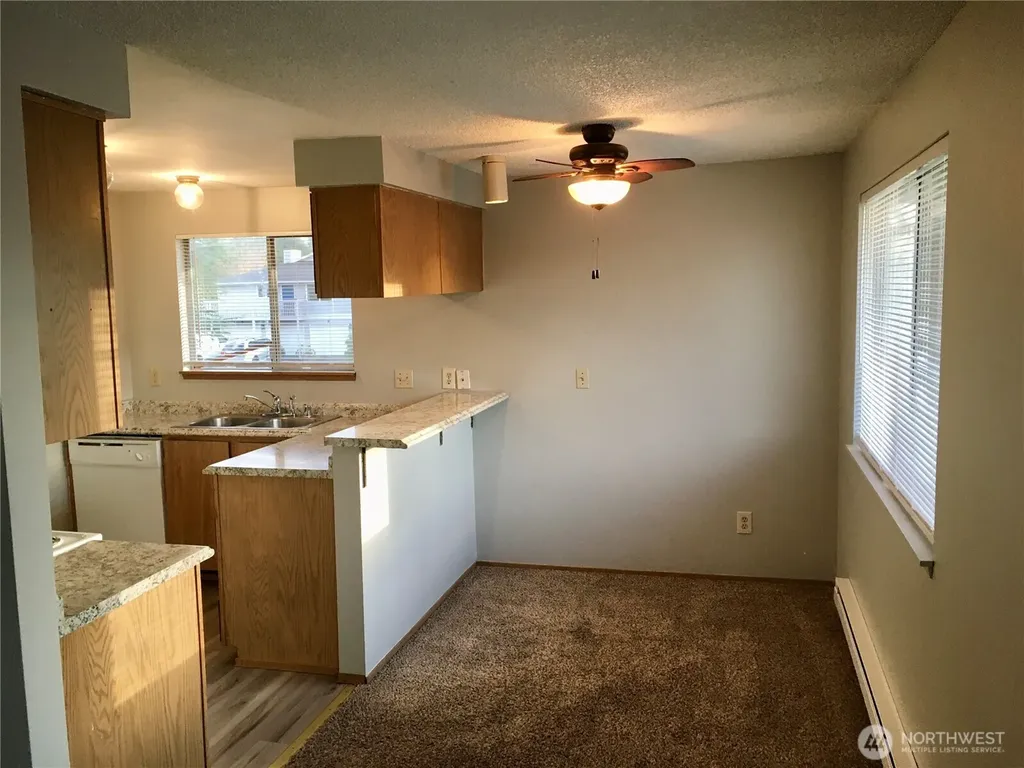 915 30th Street NE Auburn WA 98002