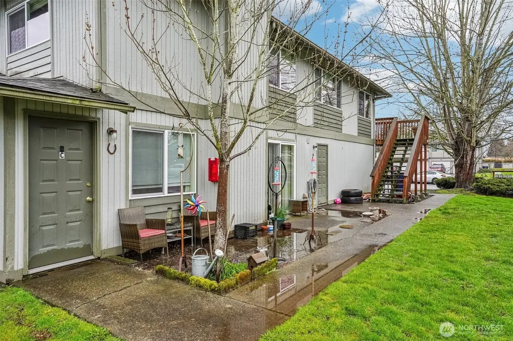 915 30th Street NE Auburn WA 98002