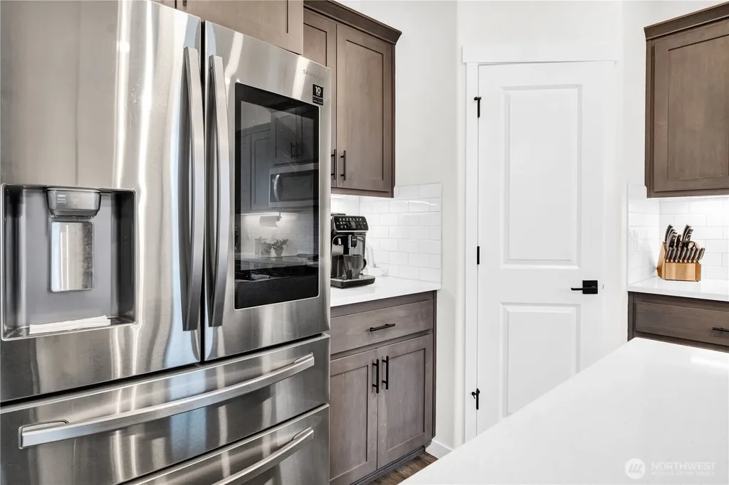 605 Cardinal Avenue Winlock WA 98596