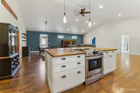 5119 Regan Road Cashmere WA 98815