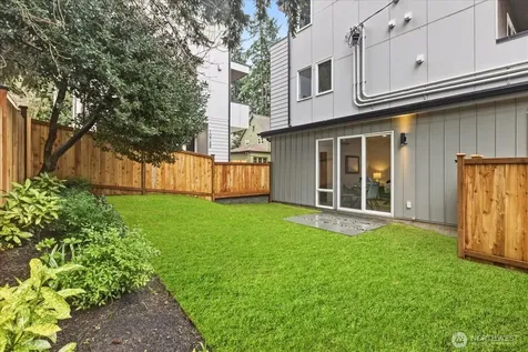 10752 Interlake Avenue N Seattle WA 98133