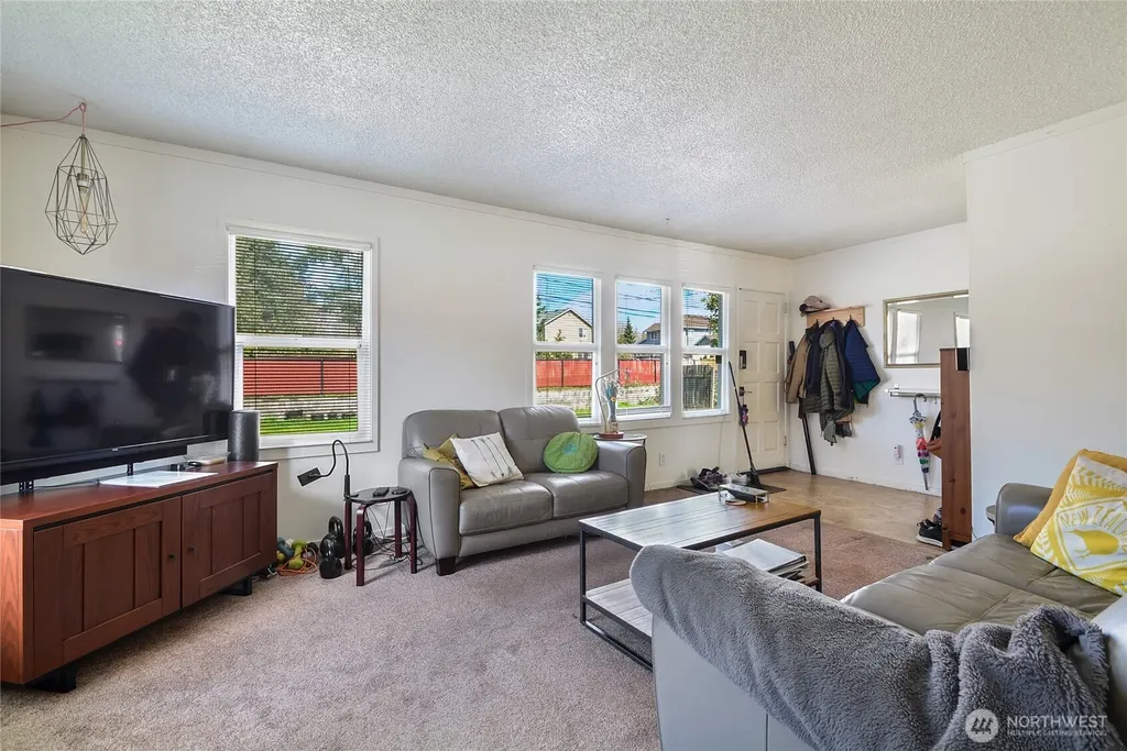 14807 50th Avenue W Edmonds WA 98026