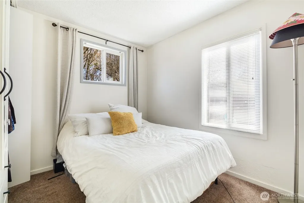 14807 50th Avenue W Edmonds WA 98026