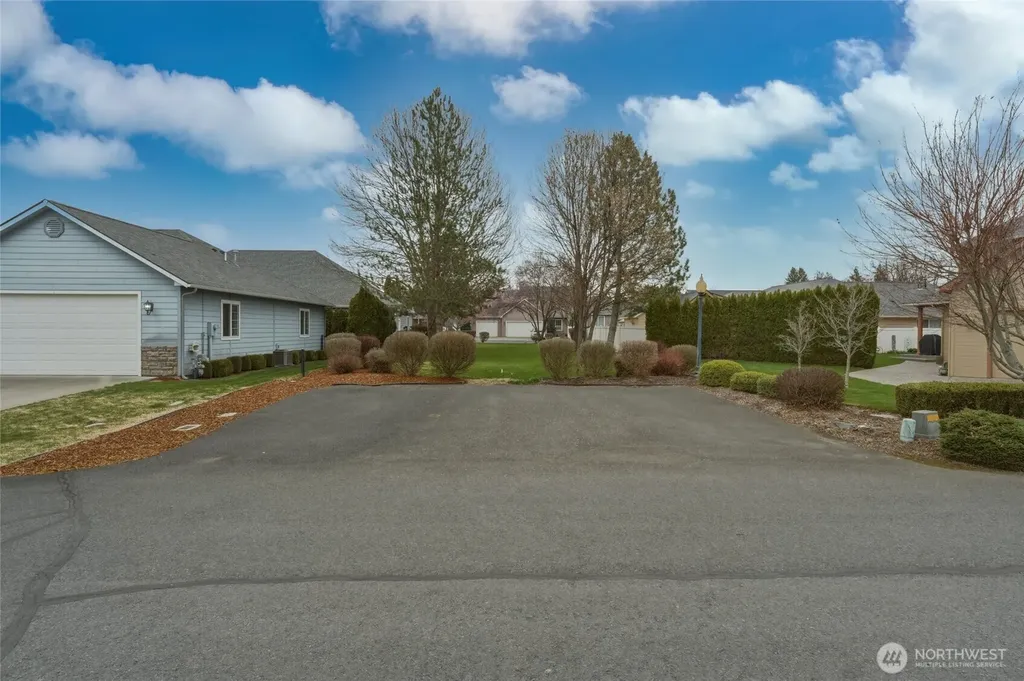 803 SE Vintage Way College Place WA 99324