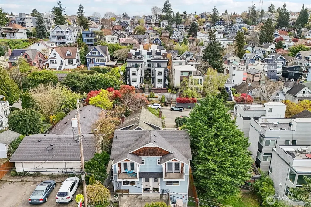 1939 10th Avenue W Seattle WA 98119