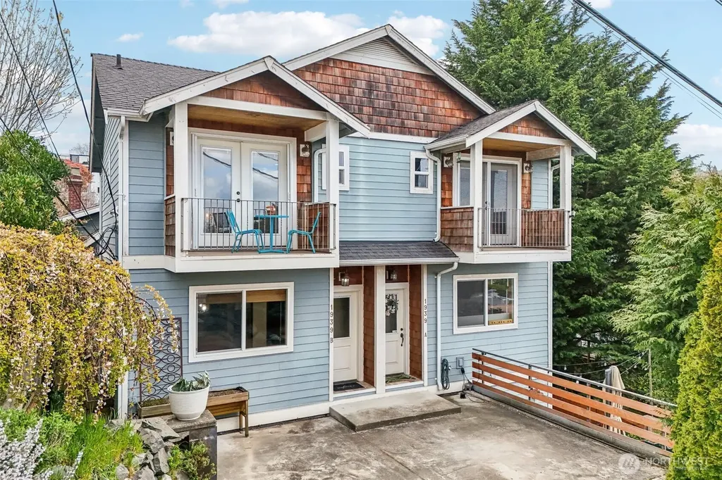 1939 10th Avenue W Seattle WA 98119