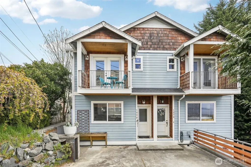 1939 10th Avenue W Seattle WA 98119