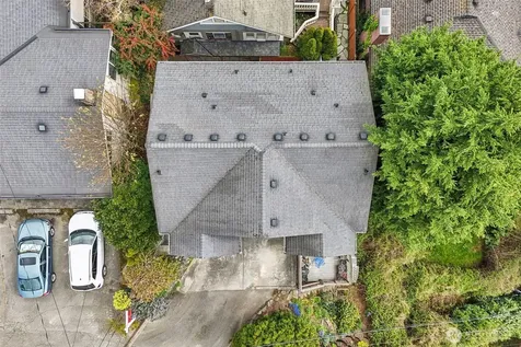 1939 10th Avenue W Seattle WA 98119