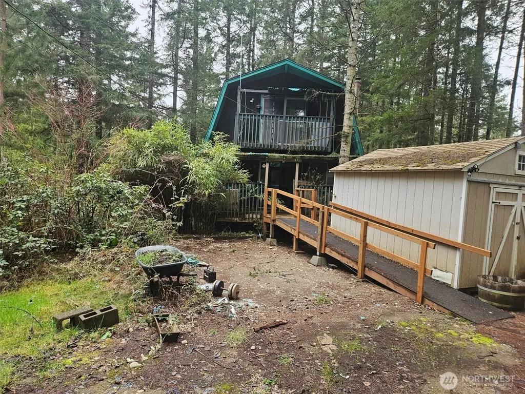 1310 NE Collins Lake Drive Tahuya WA 98588