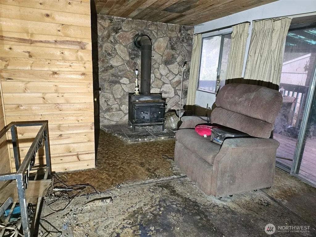 1310 NE Collins Lake Drive Tahuya WA 98588
