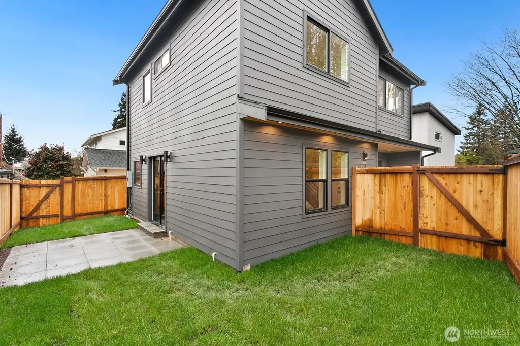 7340 B 40th Avenue NE Seattle WA 98115