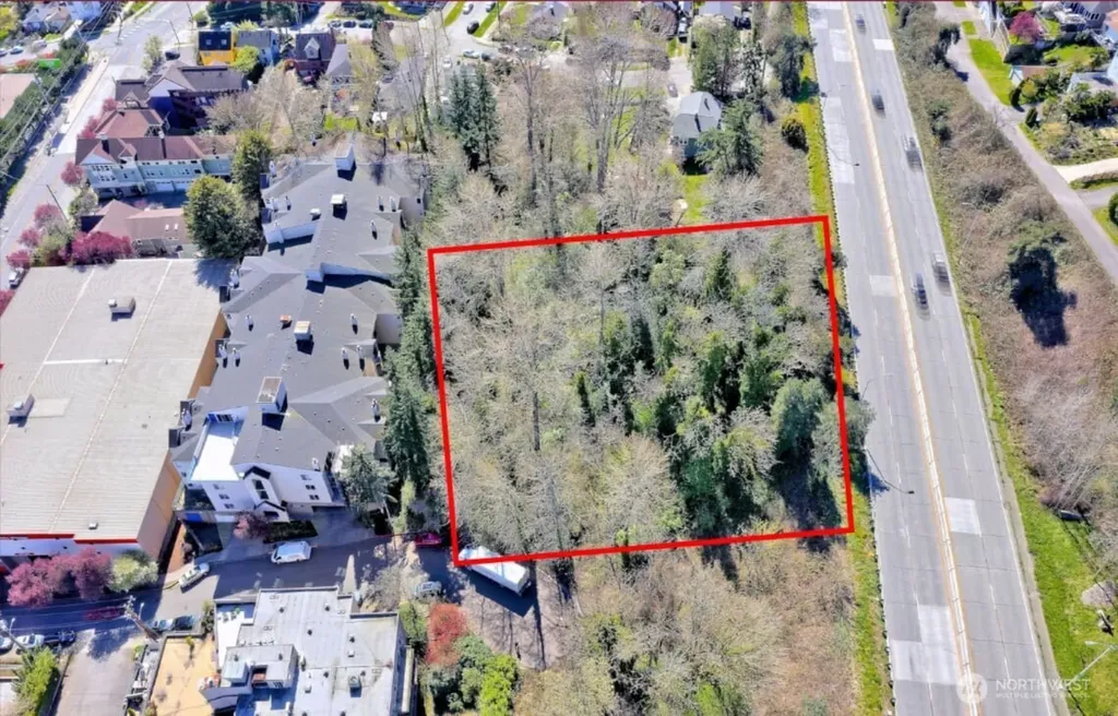 3905 SW Avalon Way Seattle WA 98126