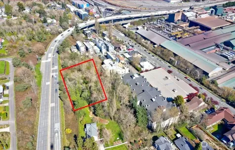 3905 SW Avalon Way Seattle WA 98126