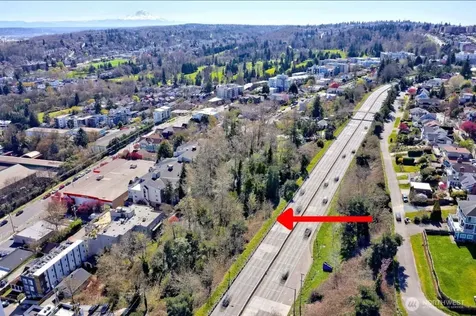 3905 SW Avalon Way Seattle WA 98126