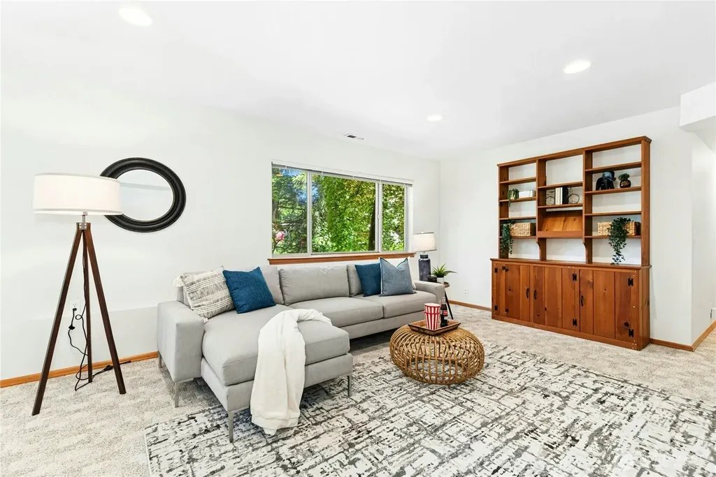 14222 108th Avenue NE Kirkland WA 98034