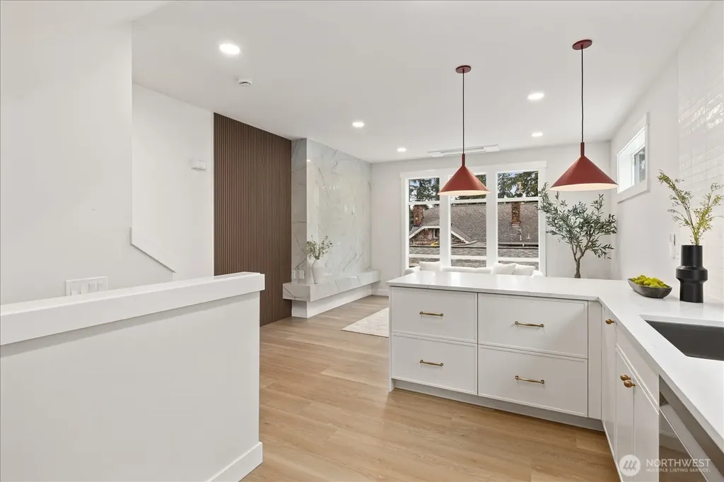 14308 Roslyn Place N Seattle WA 98133