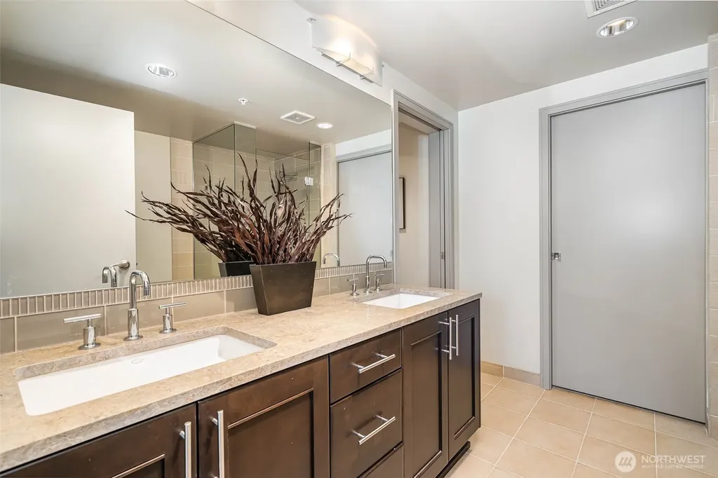 10650 NE 9th Place Bellevue WA 98004
