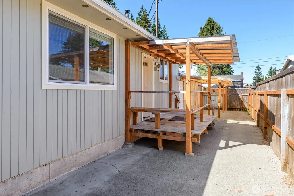 1717 S F Street Port Angeles WA 98363